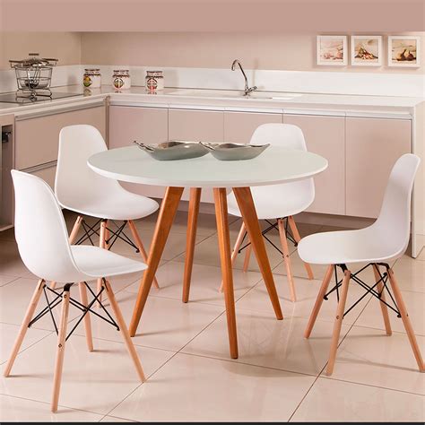 mesa redonda com 4 cadeiras